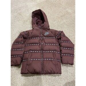 Nike kids' Sportswear down puffer jacket CU9154 Burgundy maroon S Small Hooded